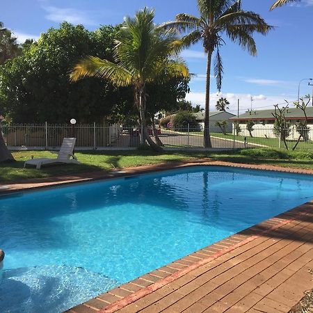 Carnarvon Gateway Motel エクステリア 写真