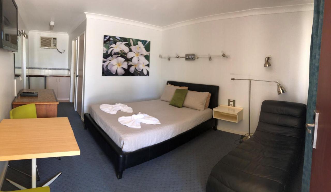 Carnarvon Gateway Motel エクステリア 写真